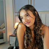 Esmeralda 2024 03 05 21 54 Camshow Video 300425.mp4 snapshot 00.21.55 [2025.04.30 17.49.08]